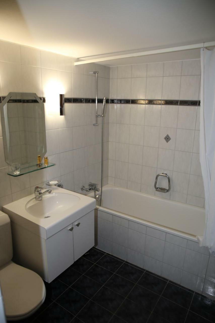 Landgasthof Hirschen Hotel Amriswil Bagian luar foto